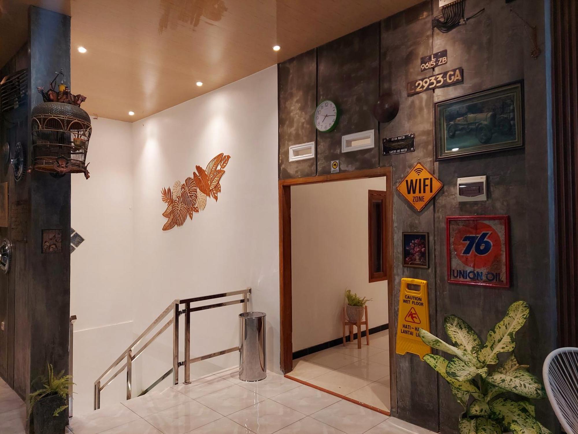 Urbanview Hotel Sakura Kampung Inggris Pare By Reddoorz Zewnętrze zdjęcie