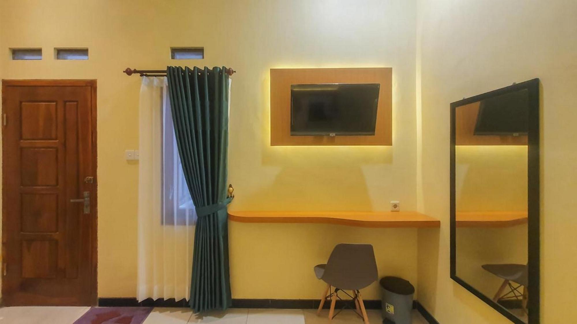 Urbanview Hotel Sakura Kampung Inggris Pare By Reddoorz Zewnętrze zdjęcie